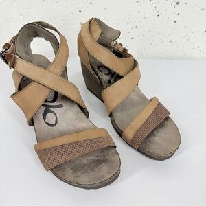 OTBT Women’s size 7.5 Taupe Freedom Wedge Strappy Sandal